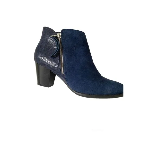 Vionic Blue Suede/ Crocodile  Ankle Boots Sz 8.5