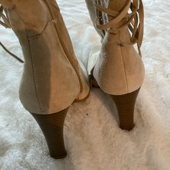 WESTERN FRINGE MANDY LEATHER SUEDE LIGHT PEBBLE SQUARE TOE, 4 IN HEELS, 6 1/2 M