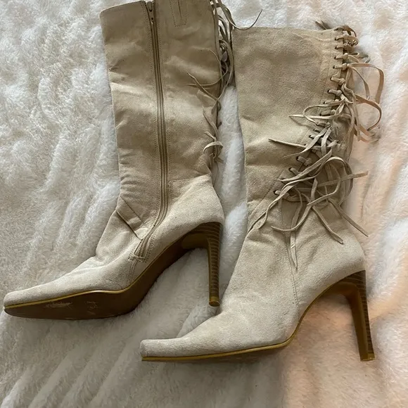 WESTERN FRINGE MANDY LEATHER SUEDE LIGHT PEBBLE SQUARE TOE, 4 IN HEELS, 6 1/2 M