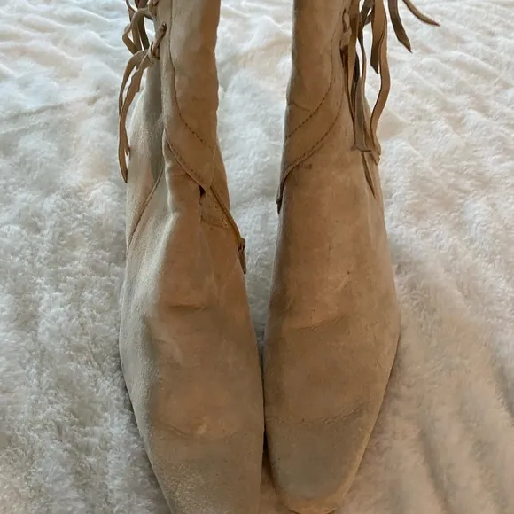 WESTERN FRINGE MANDY LEATHER SUEDE LIGHT PEBBLE SQUARE TOE, 4 IN HEELS, 6 1/2 M
