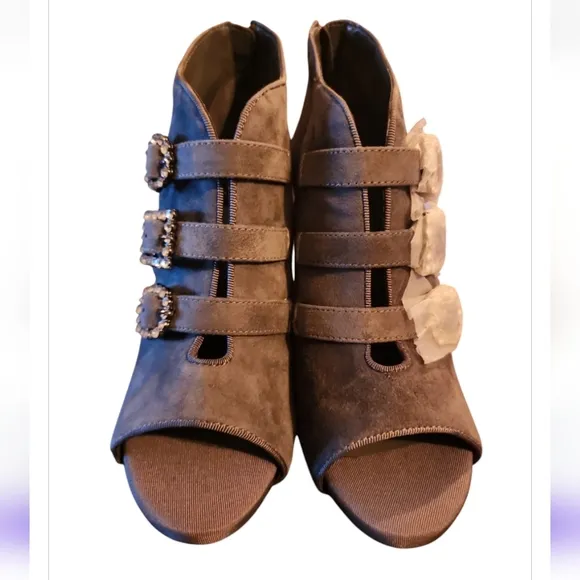 White House Black Market Open Toe Suede Gray Gem Buckle Booties size 6.5M