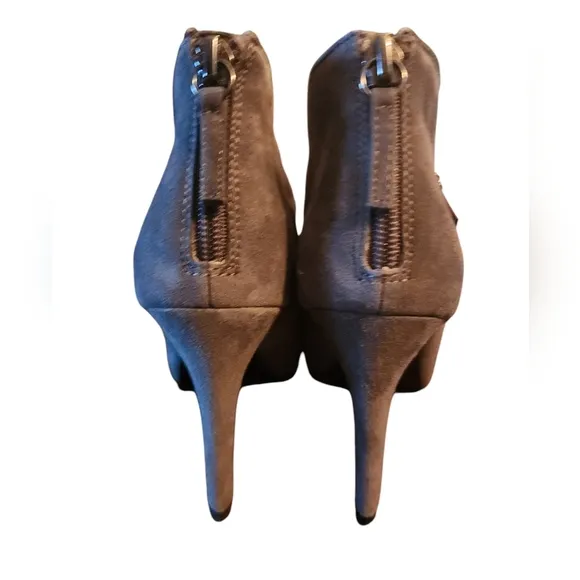 White House Black Market Open Toe Suede Gray Gem Buckle Booties size 6.5M