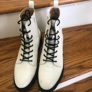 White Fashion Boots Size 10