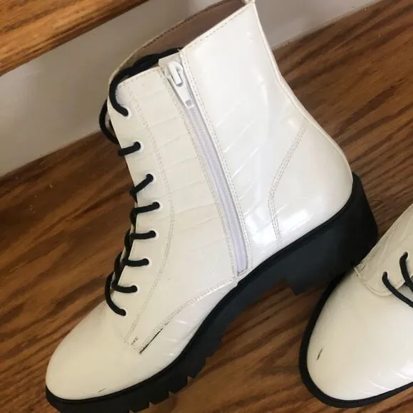White Fashion Boots Size 10