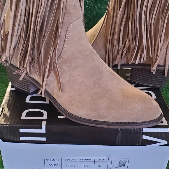 Wild Diva Lounge Noble-01 Fringe Taupe Ankle Boots