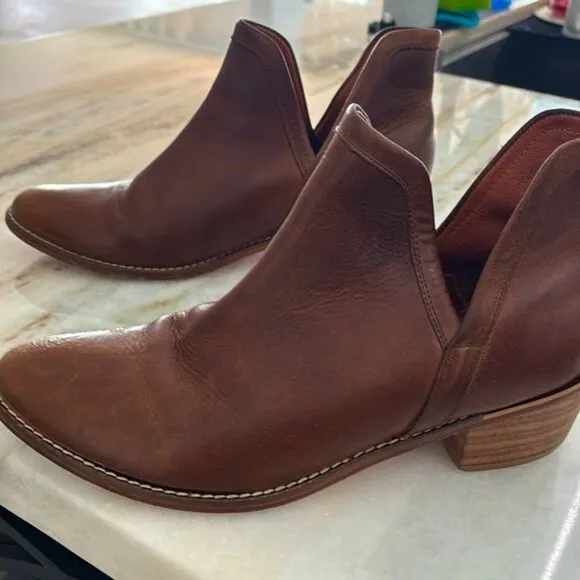Wolverine (10) Delaney Cognac Brown Leather Stacked Heel Slit Shaft Ankle Boot