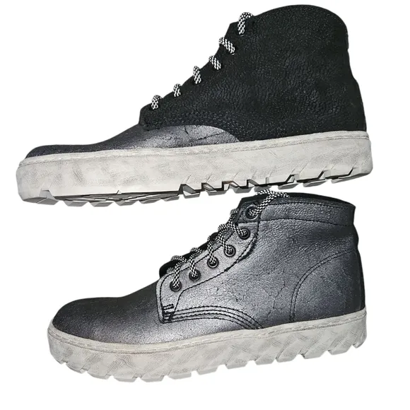 Wolverine Men's 1000 Mile Vibram Crackle &amp; Suede Sneaker Boots Size 9D NEW