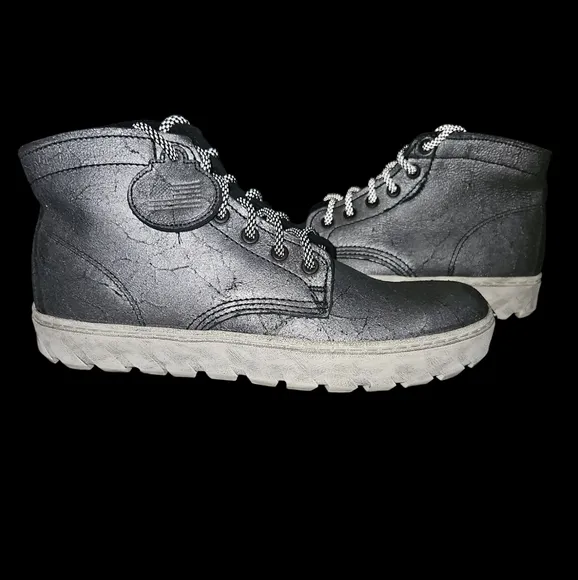 Wolverine Men's 1000 Mile Vibram Crackle &amp; Suede Sneaker Boots Size 9D NEW