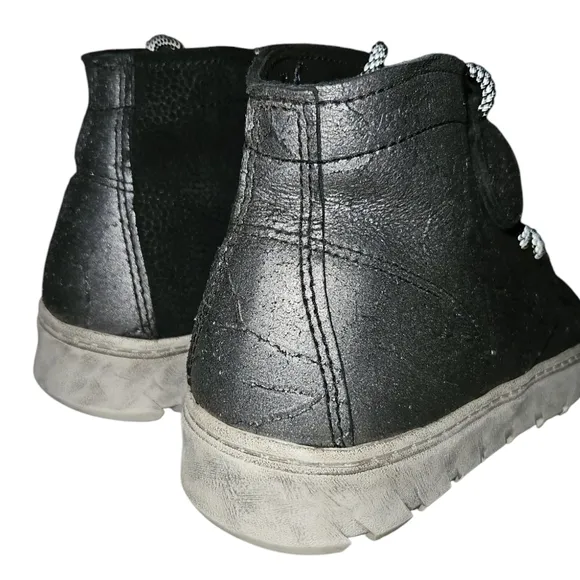 Wolverine Men's 1000 Mile Vibram Crackle &amp; Suede Sneaker Boots Size 9D NEW