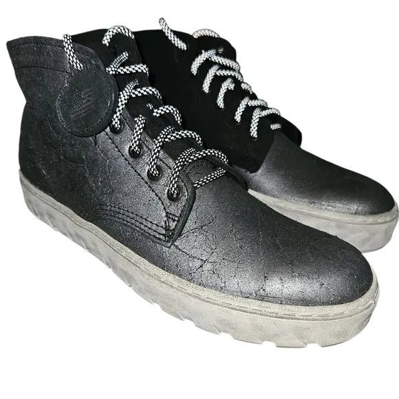 Wolverine Men's 1000 Mile Vibram Crackle &amp; Suede Sneaker Boots Size 9D NEW