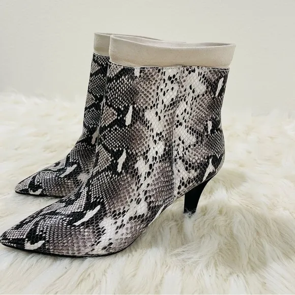 Women’s 42 Gold Ojai Snake Print Leather Grey Boots 7 US!