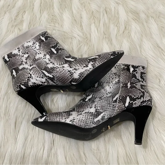 Women’s 42 Gold Ojai Snake Print Leather Grey Boots 7 US!