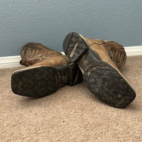 Women’s Ariat Waterproof boots ~ Size 8B