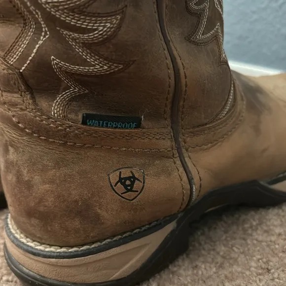 Women’s Ariat Waterproof boots ~ Size 8B