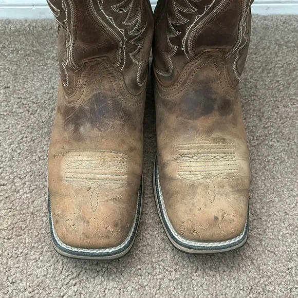 Women’s Ariat Waterproof boots ~ Size 8B