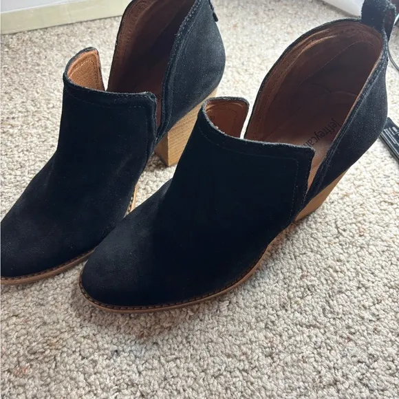 Women's Jeffrey Campbell Black Suede Ankle Boots Size 9