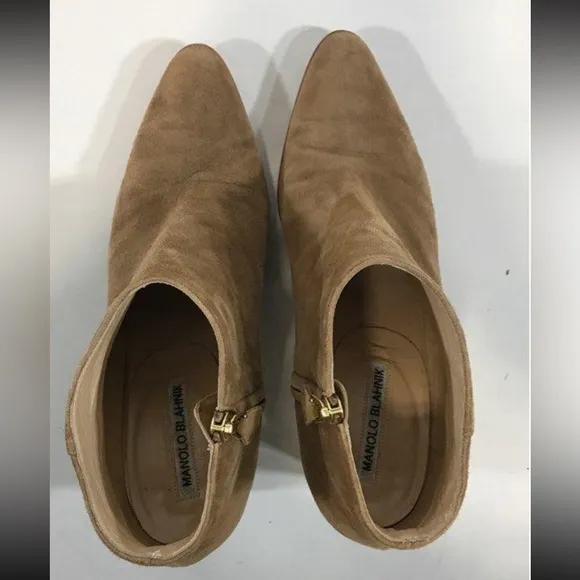 Women's Manolo Blahnik Tan Suede Ankle Boots Size 39.5