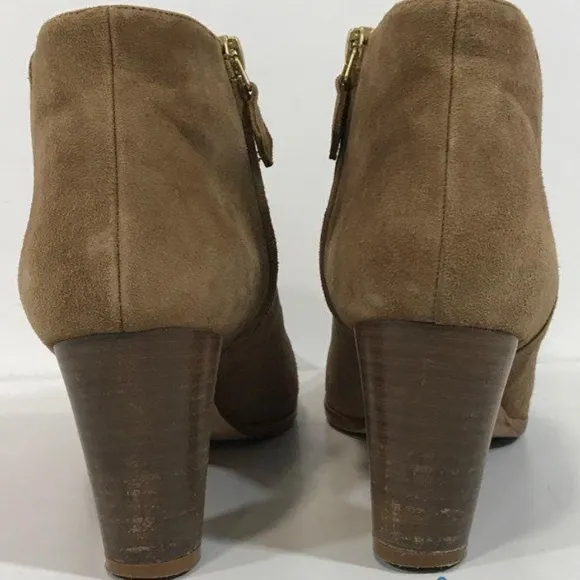 Women's Manolo Blahnik Tan Suede Ankle Boots Size 39.5