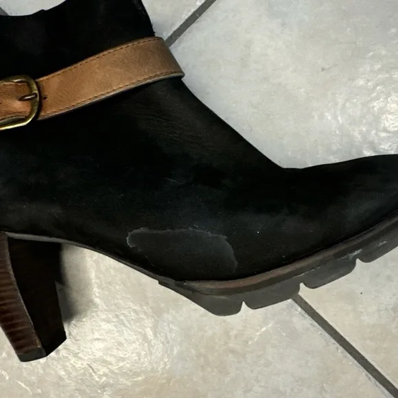 Women’s Paul Green heeled booties black suede size 5.5