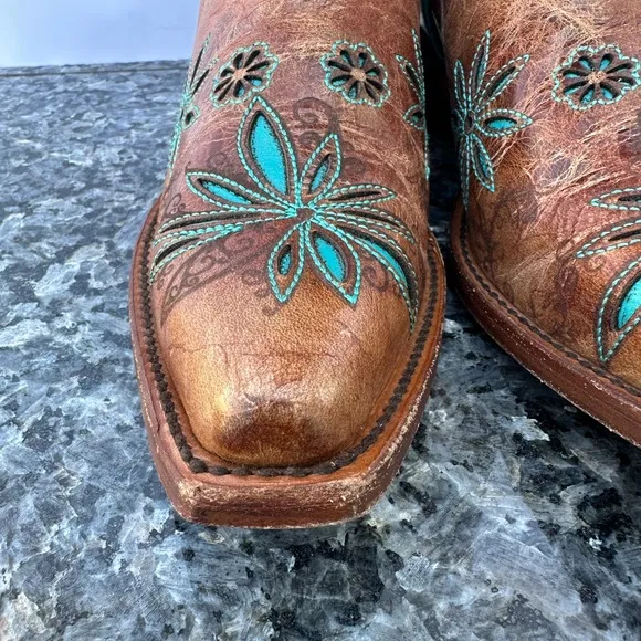 Women’s Shyanne Daisy Mae Western Leather Embroidered Cowgirl Boots Size 6 B