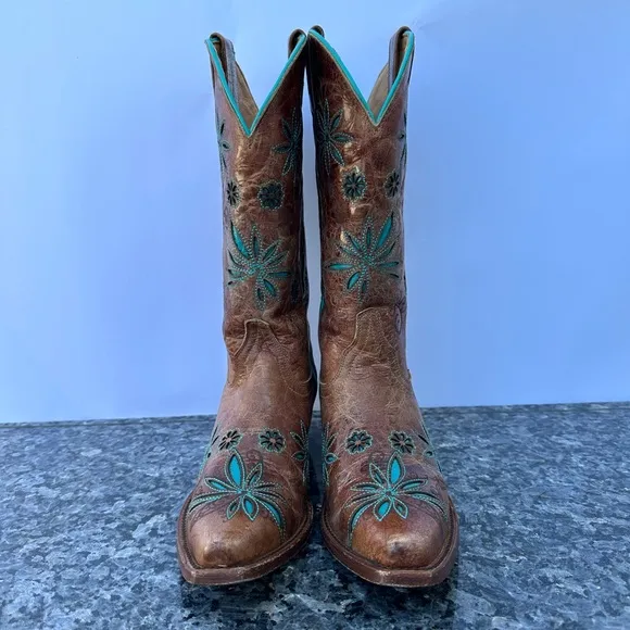 Women’s Shyanne Daisy Mae Western Leather Embroidered Cowgirl Boots Size 6 B