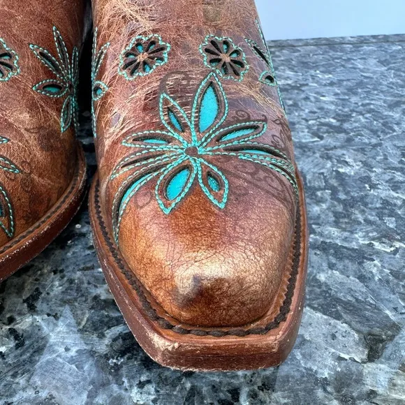 Women’s Shyanne Daisy Mae Western Leather Embroidered Cowgirl Boots Size 6 B