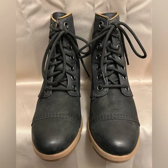 Women’s “Sorel PDX” Navy Glazed Leather  Wedge Ankle Boots Sz.9