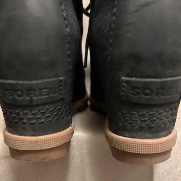 Women’s “Sorel PDX” Navy Glazed Leather  Wedge Ankle Boots Sz.9