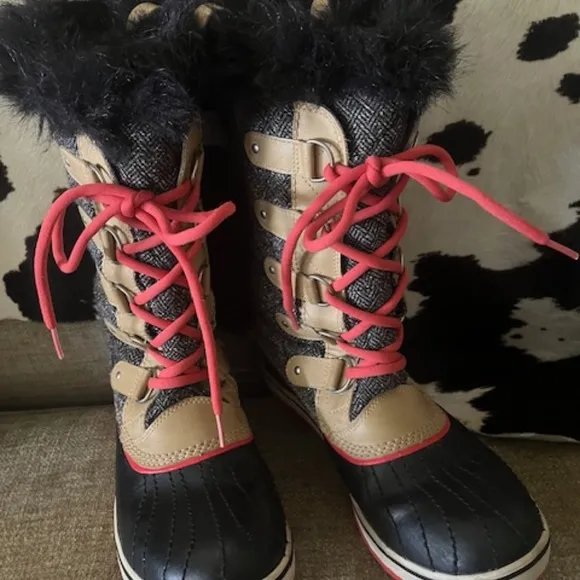 Women's Sorel Tofino Herringbone Waterproof Snow Boots - USA 9.5 / EUR 40.5