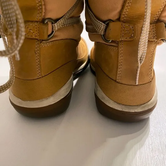 Women's Timberland Tan Leather Winter‎ Snow Boots Size 6 M Model 18388 2178