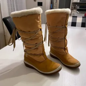 Women's Timberland Tan Leather Winter‎ Snow Boots Size 6 M Model 18388 2178