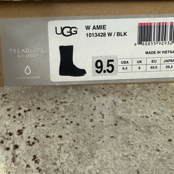 Women's UGG Aime Boots