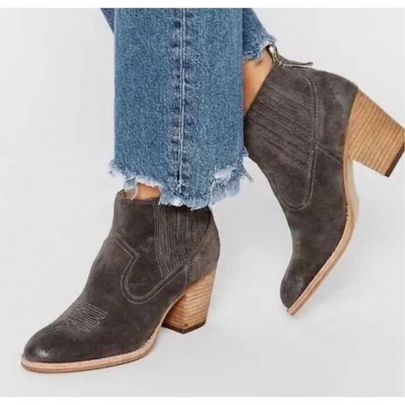 Women’s Dolce Vita Jones Booties in gray suede