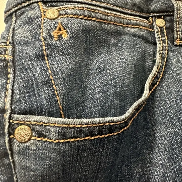 Wrangler Women's Aura Instantly Slimming Jeans - Blue Flare New without Tags 24
