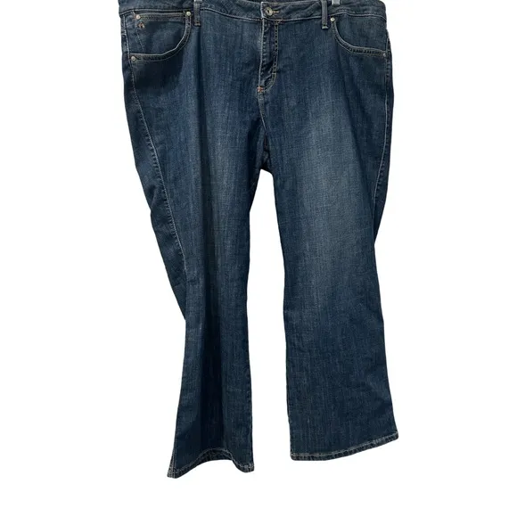 Wrangler Women's Aura Instantly Slimming Jeans - Blue Flare New without Tags 24