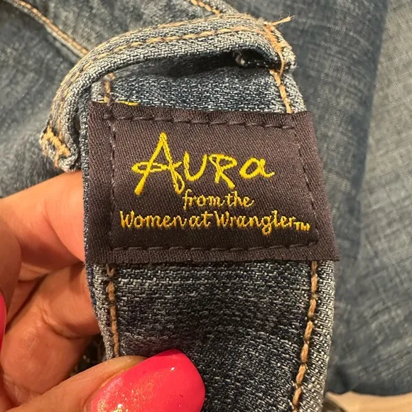 Wrangler Women's Aura Instantly Slimming Jeans - Blue Flare New without Tags 24