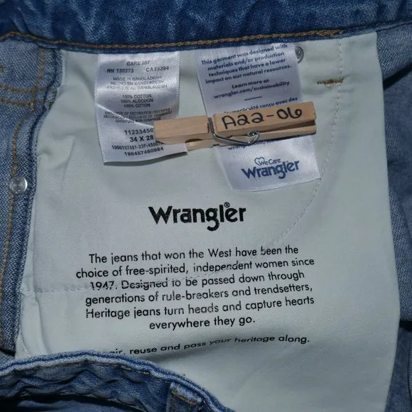 Wrangler Women's Wild West 603 High Rise Distressed Cropped Jeans Size 34x28