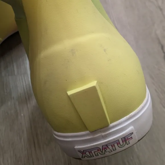 Xtratuf 6&quot; Yellow Aurora Deck Boot. Size 11