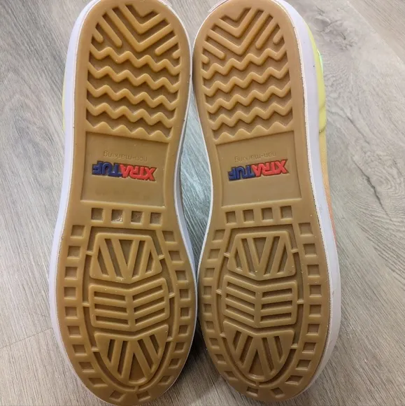 Xtratuf 6&quot; Yellow Aurora Deck Boot. Size 11