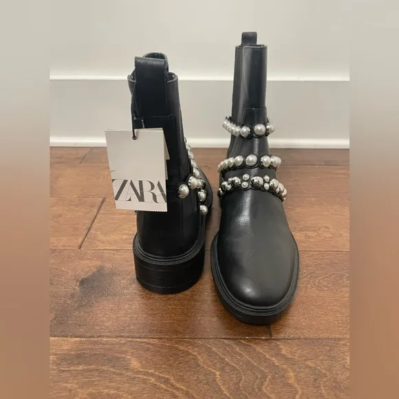 Zara Black Leather Pearl Ankle Chelsea Moto Style Boots size 40(9)