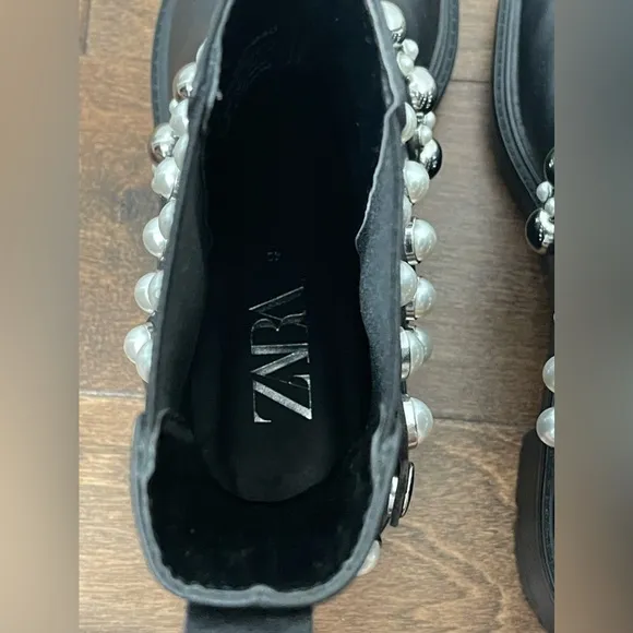 Zara Black Leather Pearl Ankle Chelsea Moto Style Boots size 40(9)