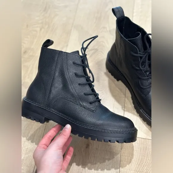 Zara combat boots. Ankle boots size 40
