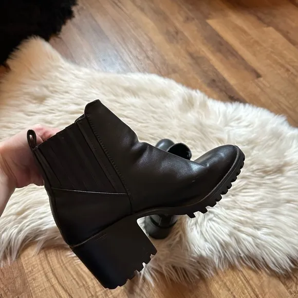 ZARA Heel Ankle Boots Black