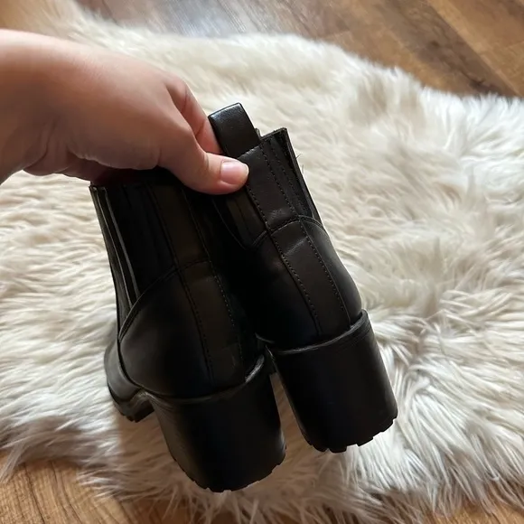 ZARA Heel Ankle Boots Black