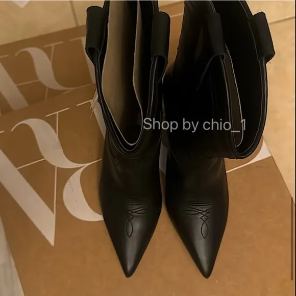 ZARA LEATHER COWBOY HEELED ANKLE BOOTS  style leather bloggers favorite