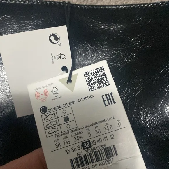 Zara NWT kitten heel boots black 3016/410